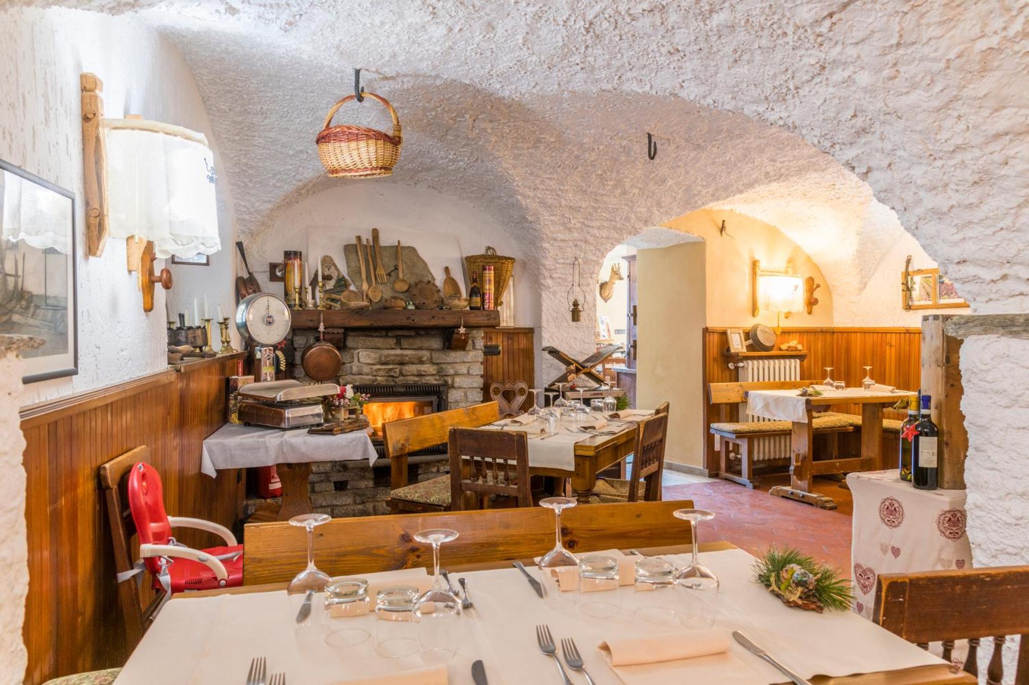 LA PLACETTE - Albergo diffuso e trattoria Usseaux Esterno foto