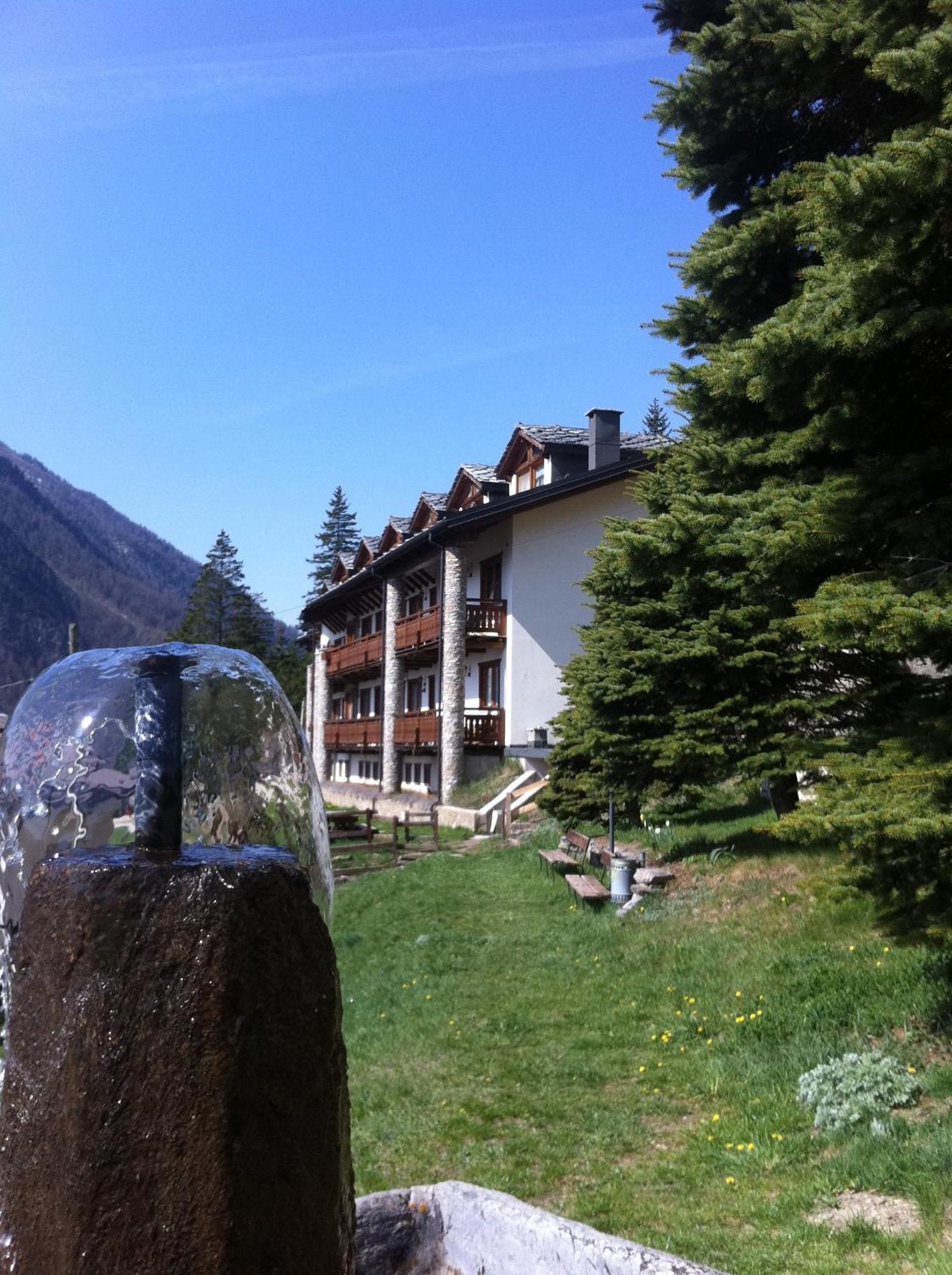 LA PLACETTE - Albergo diffuso e trattoria Usseaux Esterno foto