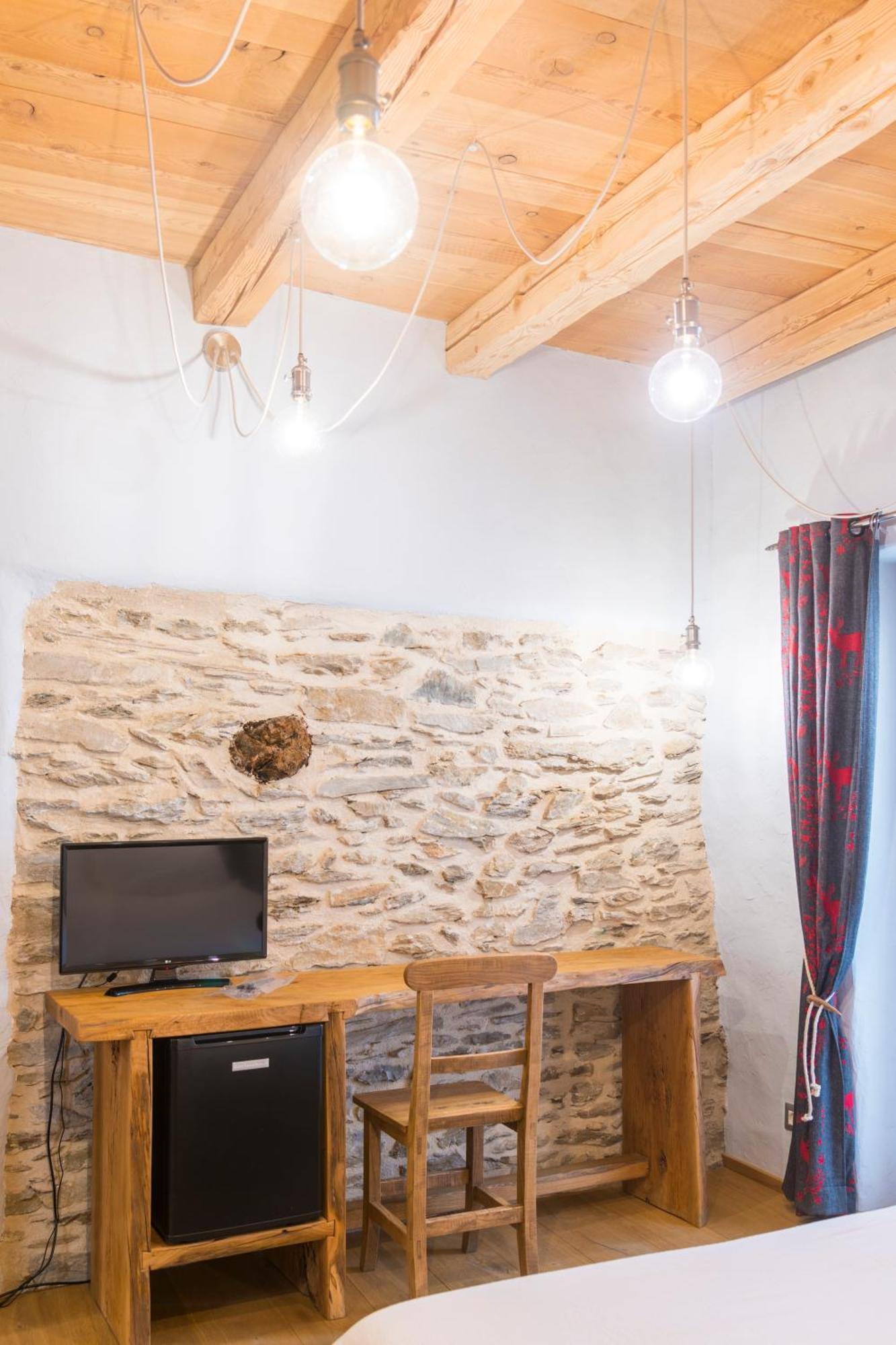 LA PLACETTE - Albergo diffuso e trattoria Usseaux Esterno foto