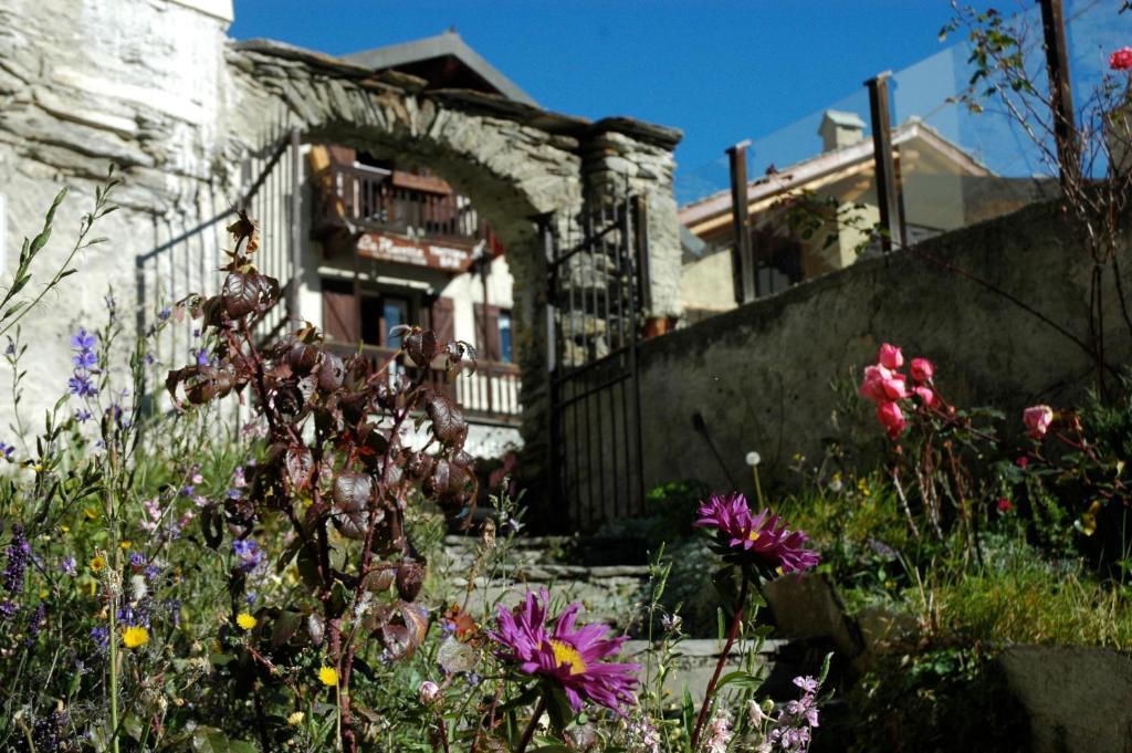 LA PLACETTE - Albergo diffuso e trattoria Usseaux Esterno foto