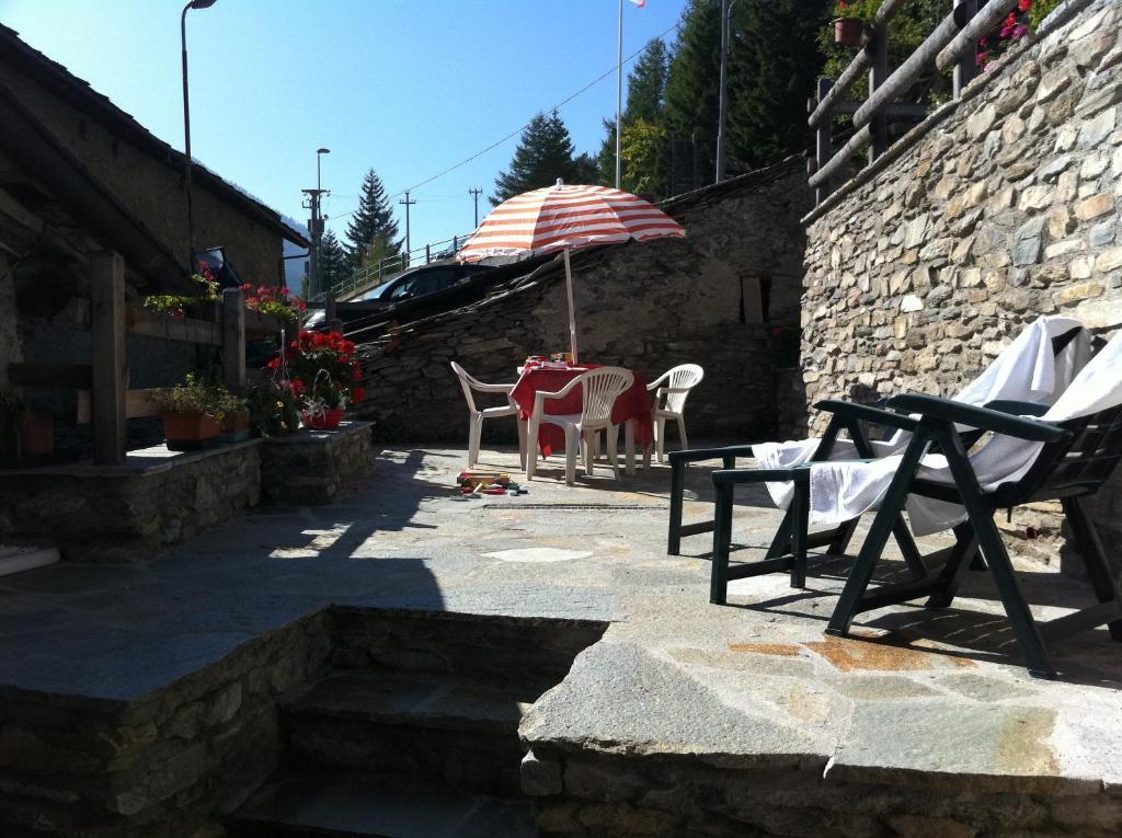 LA PLACETTE - Albergo diffuso e trattoria Usseaux Camera foto