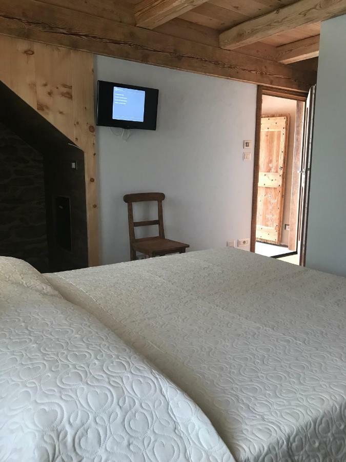 LA PLACETTE - Albergo diffuso e trattoria Usseaux Esterno foto